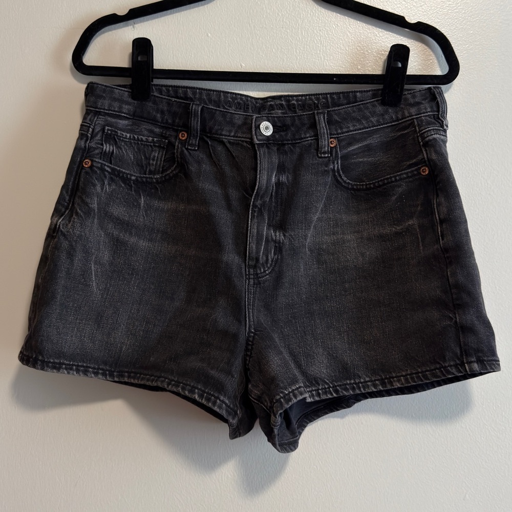 American Eagle black high rise strigid mom shorts size 10 / 30